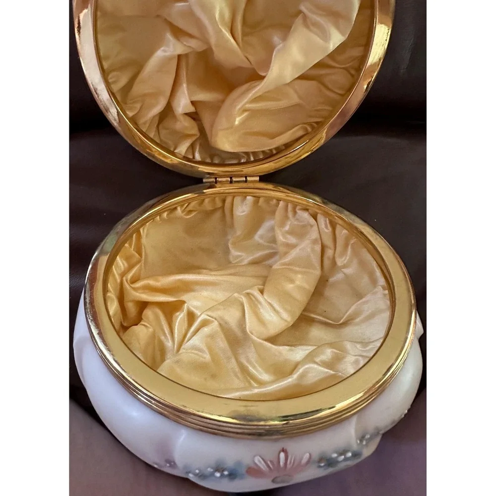 Victorian C. F. Monroe Wavecrest Glass 7"‎ Dresser Box, Helmschmeid Swirl
